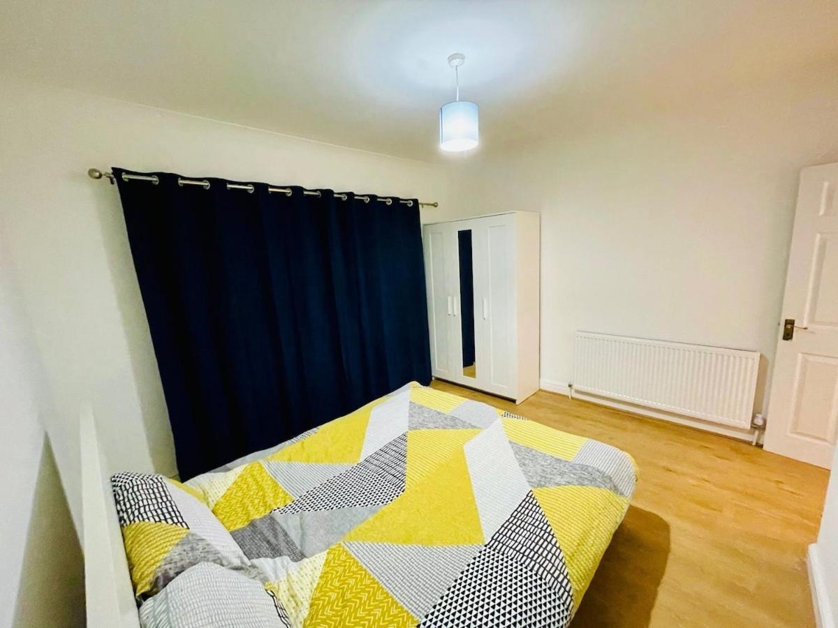 Willa Luxury 2 Bed House With Parking, 5 Min Walk To Station & Ldo Londyn Zewnętrze zdjęcie